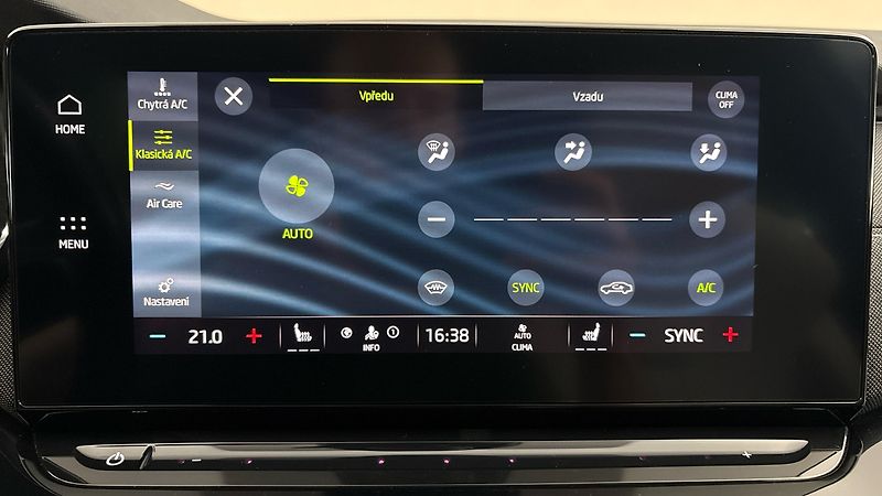Škoda Octavia 2.0 TSI DSG 4x4 Style Combi - fotka 25 z 27