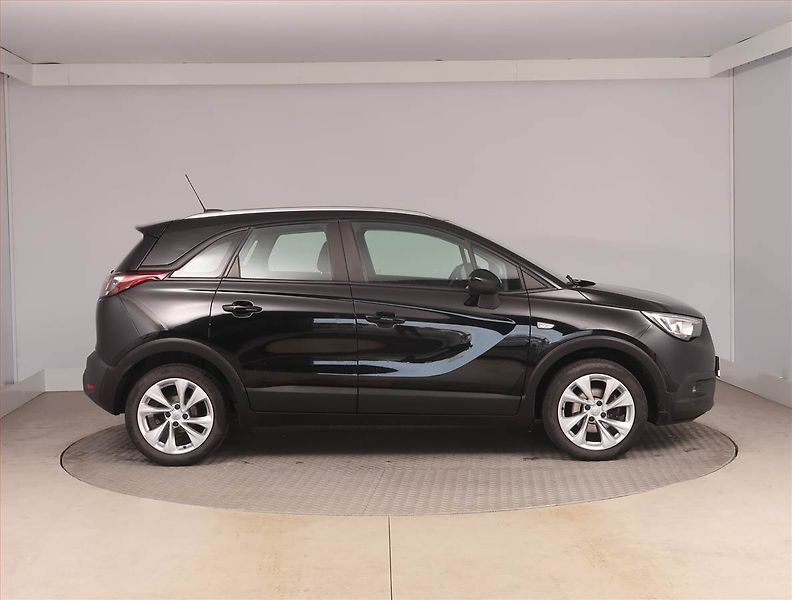 Opel Crossland X (2021) 1.2 Turbo, ČR,1.maj - fotka 6 z 16