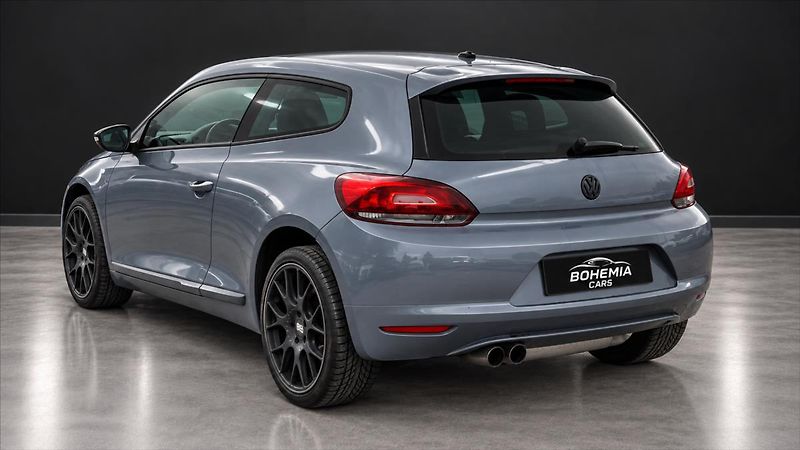 Volkswagen Scirocco 2,0 TSI 147 kW MANUÁL - fotka 4 z 10