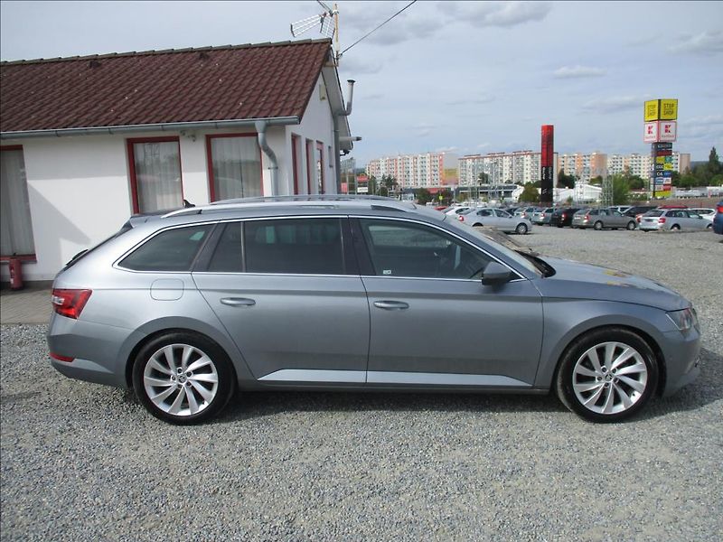 Škoda Superb 2,0 TDi,L&K,PANORAMA,DPH,CZ, - fotka 4 z 50