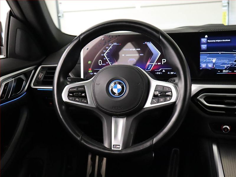 BMW i4 (2022) eDrive40, SoH 96% - fotka 22 z 24