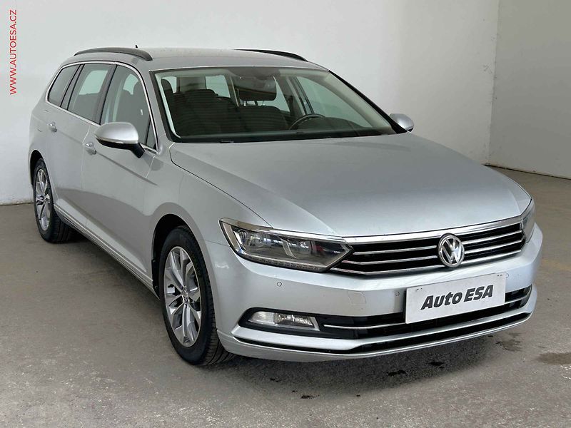Volkswagen Passat (2016) 2.0 TDi, DSG, LED, park.asist - fotografie inzerátu