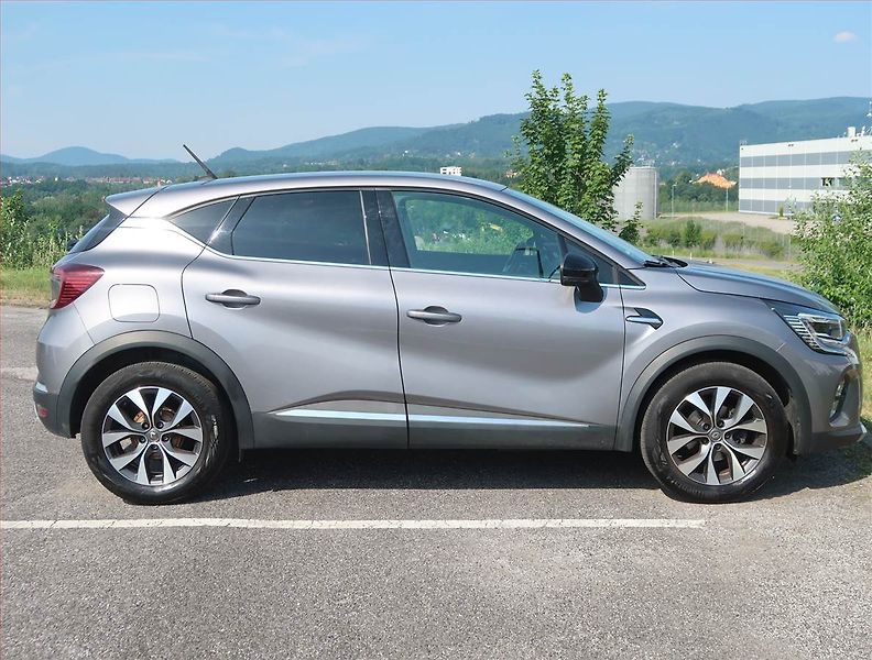 Renault Captur (2020) 1.3 TCe, Automat, Serv.kniha - fotka 6 z 19