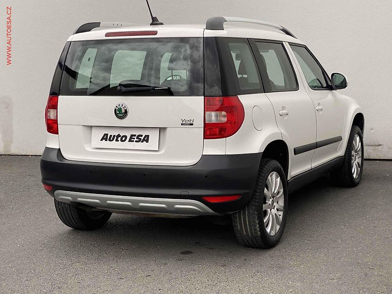 Škoda Yeti (2012) 1.2 TSi, Elegance, DSG, navi - fotka 4 z 20