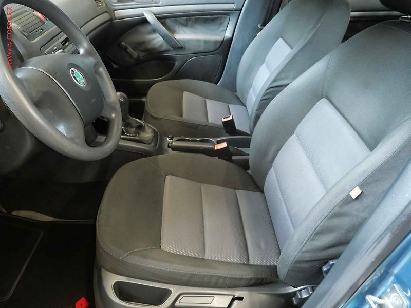 Škoda Octavia (2005) 1.6FSi, ČR, AC, STK4/28 - fotka 9 z 17