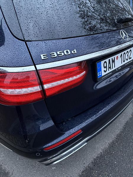 Mercedes-Benz Třídy E (2018) 350D4x4,EXCLUSIV,tažné,PANORAM - fotka 4 z 19