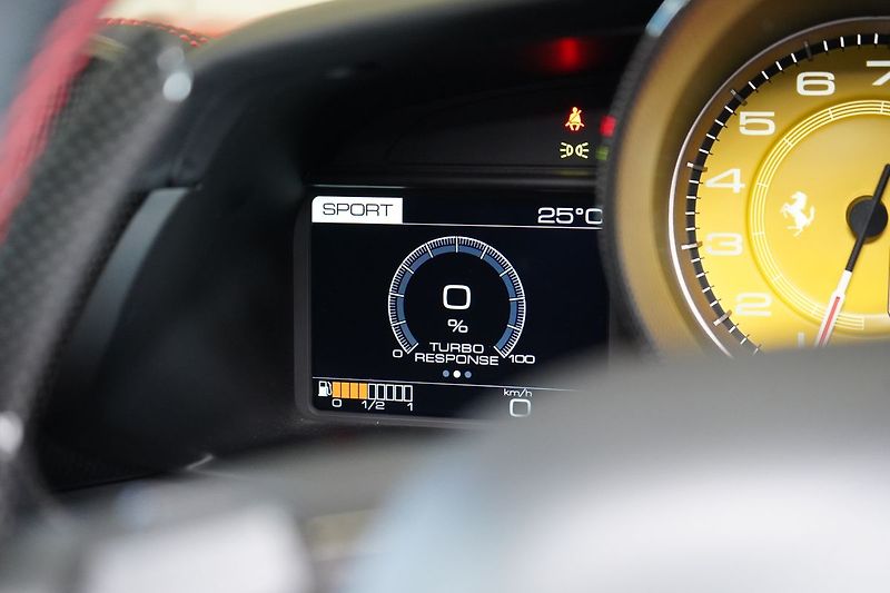 Ferrari 488 Lift/FullCarbon/Camera/Novitec - fotka 45 z 56