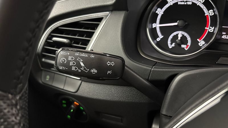 Škoda Fabia 1.0 TSI Black Combi - fotka 14 z 23