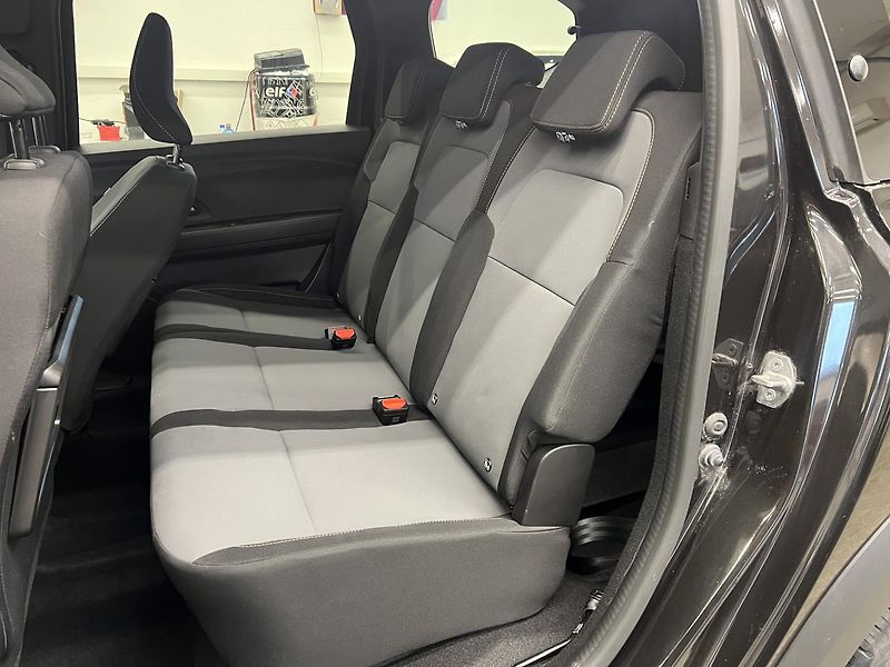 Dacia Jogger Extreme+ 1.0i 74 kW - fotka 16 z 18