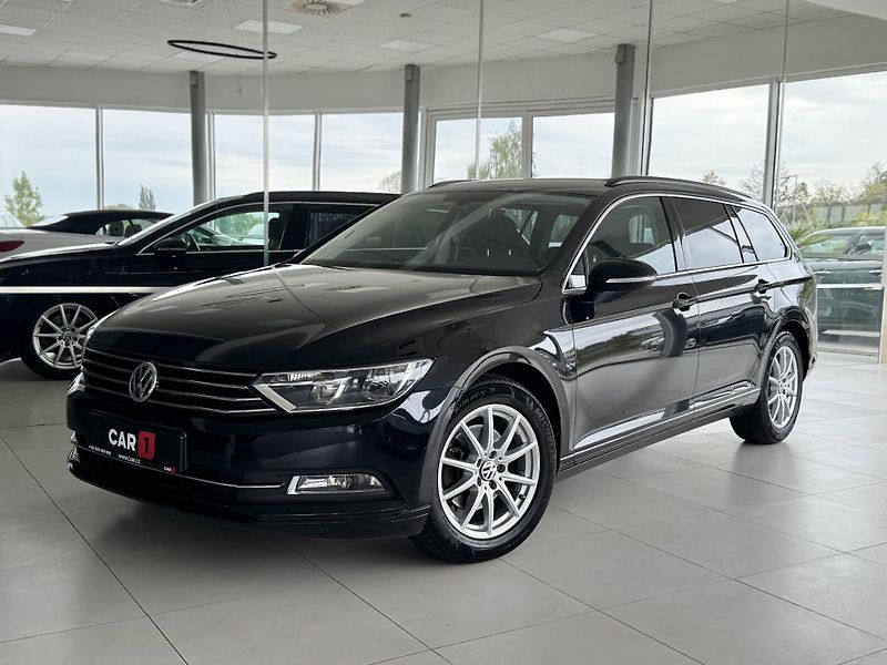 Volkswagen Passat 1,6TDI DSG*ComfortLine*ACC*Nav - fotka 1 z 32