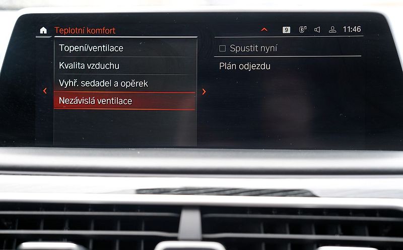 BMW Řada 7 740d xDrive/9AT/Lasery/Mpaket - fotka 46 z 50