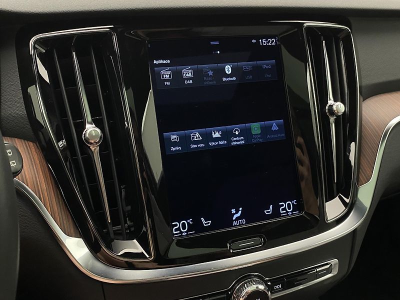 Volvo V60 CC B4 AWD BRIGHT PLUS AUT  - fotka 37 z 41