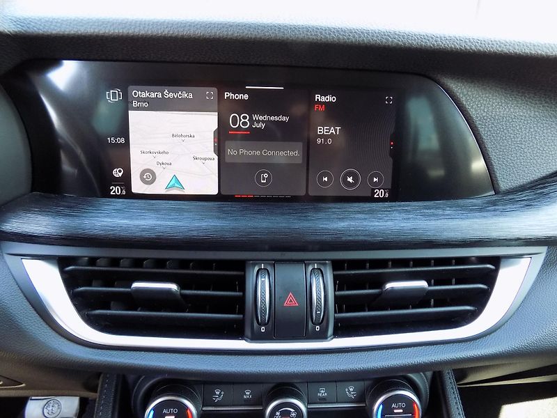 Alfa Romeo Stelvio 2,2 JTD 140 KW Q4 - fotka 29 z 40