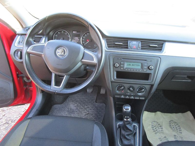 Škoda Rapid 1,2TSI-63KW-NOVÉ KOTOUČE+PRUŽ - fotka 12 z 19