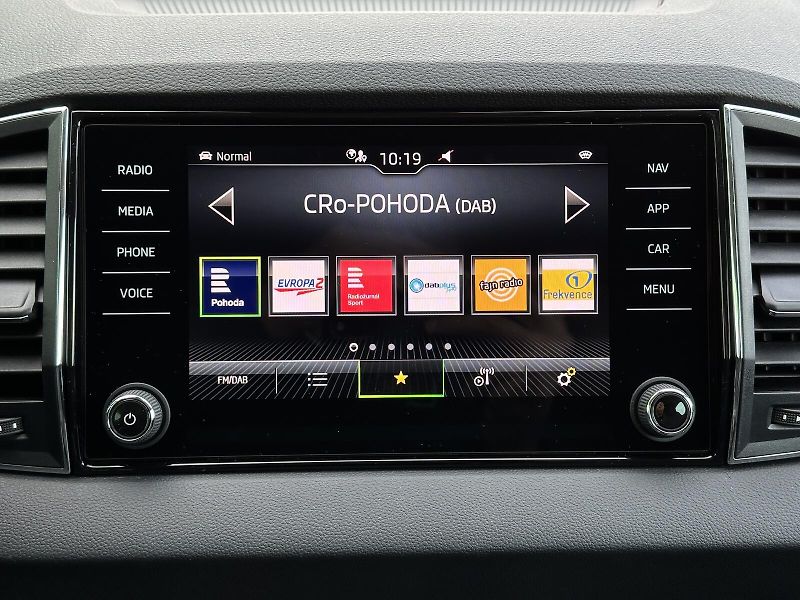 Škoda Karoq 2.0TDi 4x4 DSG 150PS TOP & Sel - fotka 29 z 49