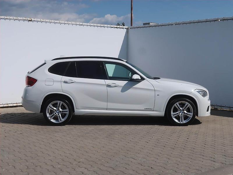 BMW X1 (2015) M Sport sDrive18d, 4X4 - fotka 6 z 21