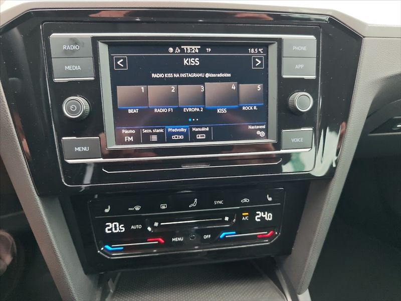 Volkswagen Passat 2,0 TDI 110 Business - fotka 9 z 11