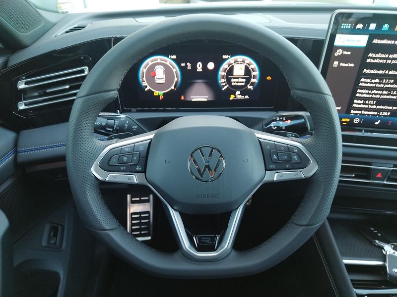 Volkswagen Tiguan R-Line 2,0 TSI 150 kW 4MOT - fotka 14 z 27