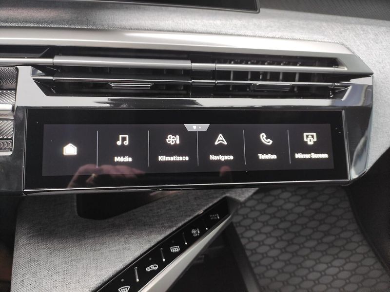 Peugeot 3008 (2026) Business 1.2 HYBRID 145k AUT6 - fotka 26 z 28