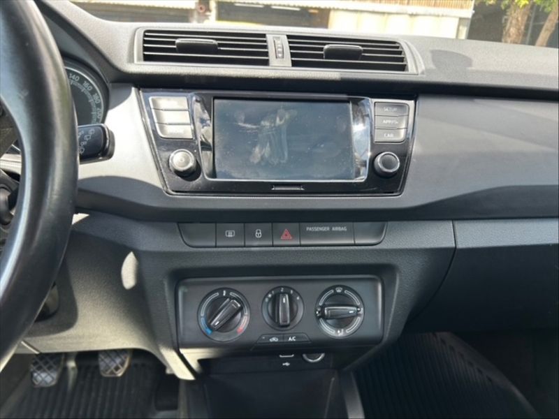 Škoda Fabia 1,0 TSI 70 Ambition - fotka 10 z 11