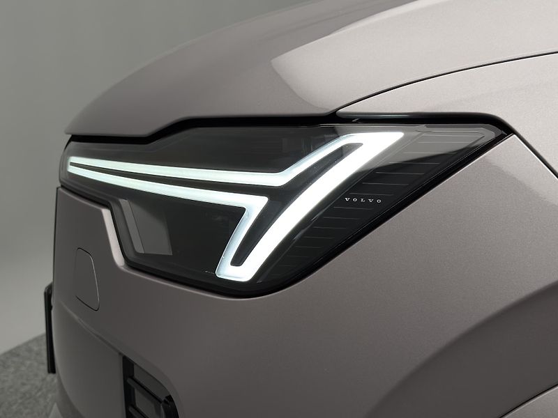 Volvo XC90 (2026) T8 AWD Plug-in DARK PLUS 7m - fotka 25 z 26