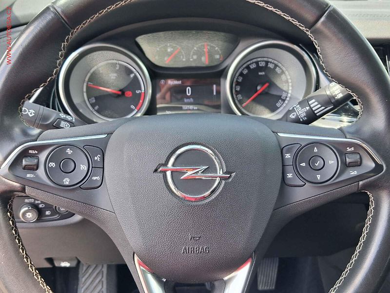 Opel Insignia (2018) 2.0 CDTi, LED, navi, park - fotka 20 z 23