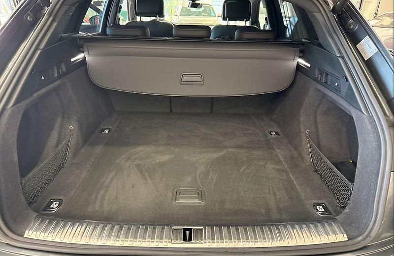 Audi Q8 e-tron 55 Q SoH 97% 360k Pano Tažné - fotka 34 z 34