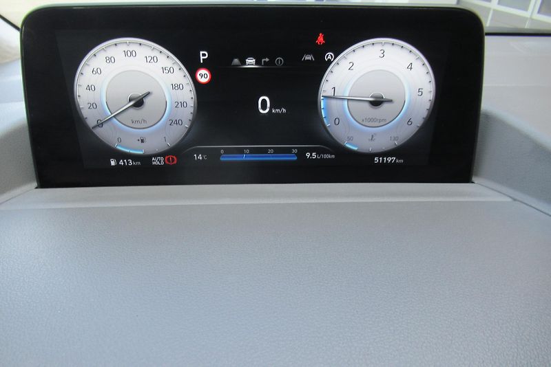 Hyundai Staria 2.2 CRDi 4x4 TAŽNÉ PANORAMA  - fotka 16 z 47