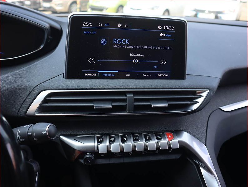 Peugeot 3008 (2018) 1.6 BlueHDi, Automat - fotka 12 z 20