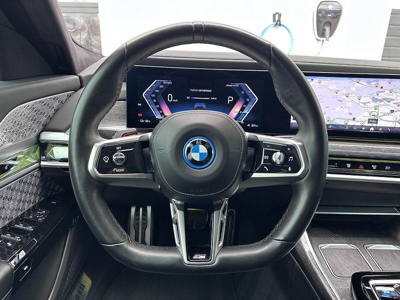 BMW i7 xDrive60 - fotka 10 z 31