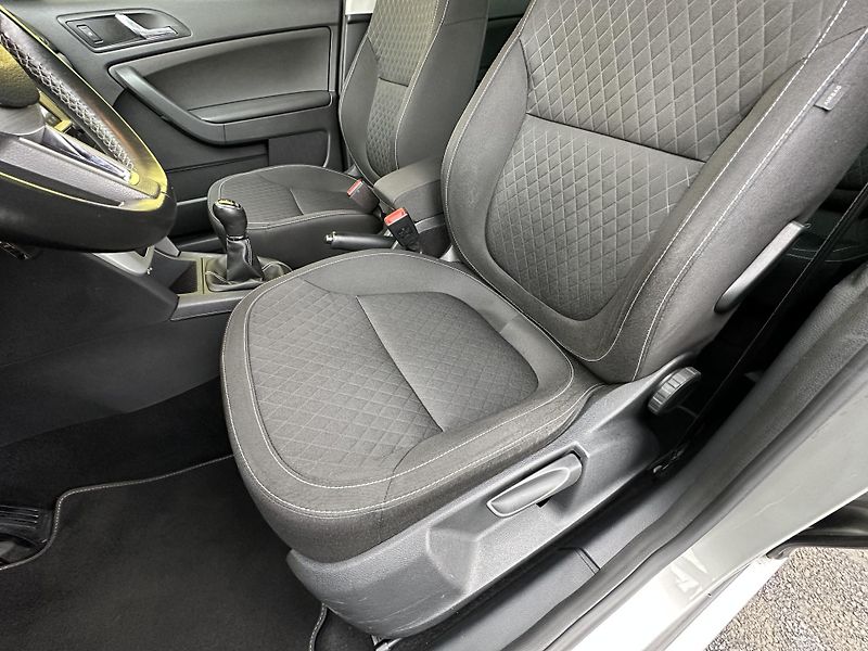 Škoda Yeti (2015) EDITION*1.4TSI/110kW*4x4*1.Maj - fotka 22 z 42
