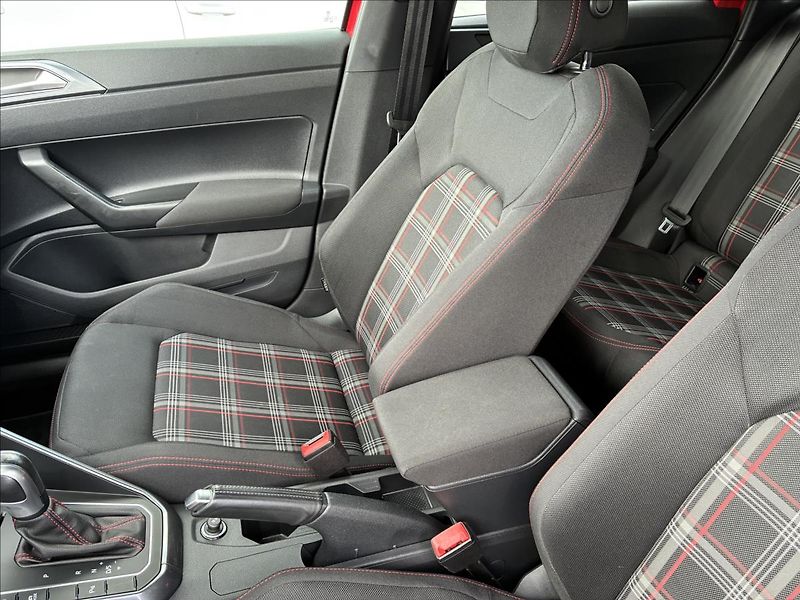Volkswagen Polo 2,0 GTI,DSG,KAMERA,LED - fotka 15 z 28