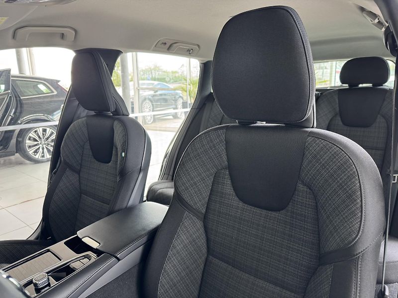 Volvo V60 T6 AWD Recharge*KeyLes*DPH - fotka 13 z 38
