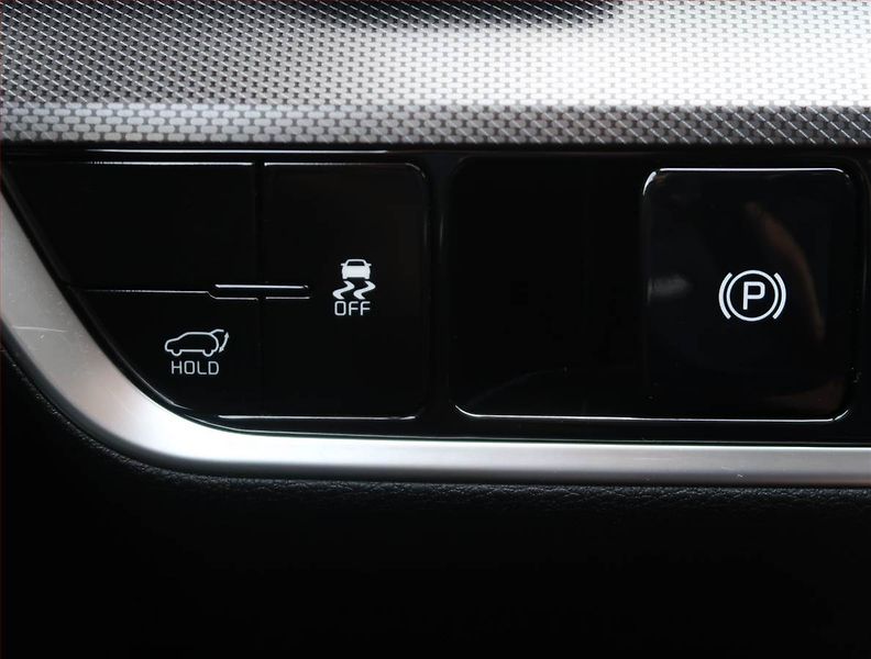 Kia Sportage (2023) 1.6 T-GDI MHEV - fotka 19 z 28