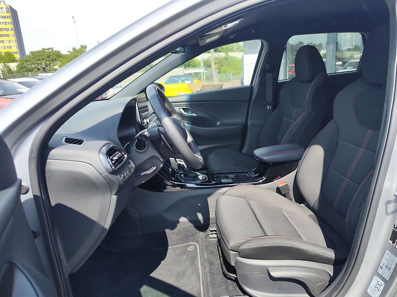 Hyundai i30 1.5 T-GDI/103kW N-Line DCT - fotka 15 z 32
