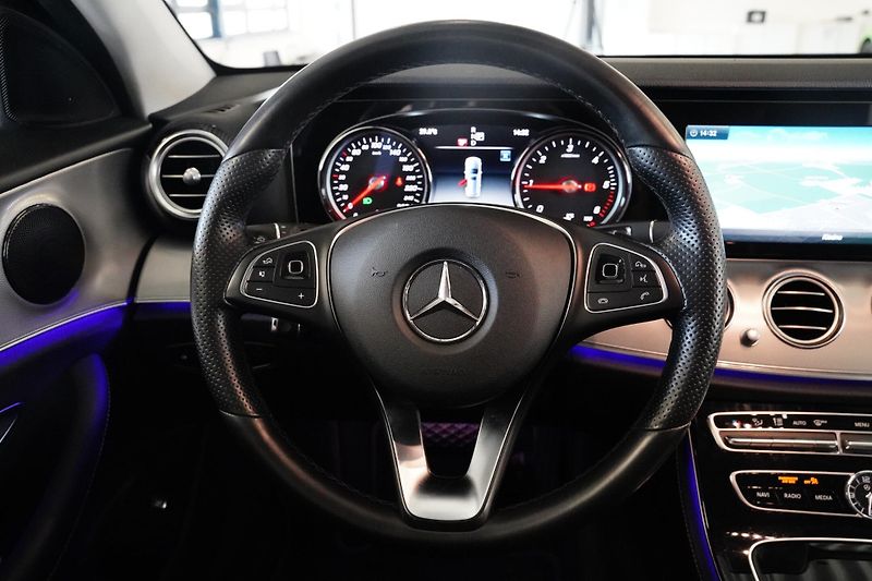 Mercedes-Benz Třídy E - fotka 18 z 37