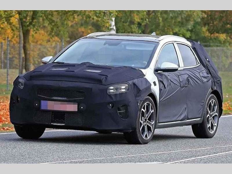 Zamaskovaná Kia XCeed (2020)