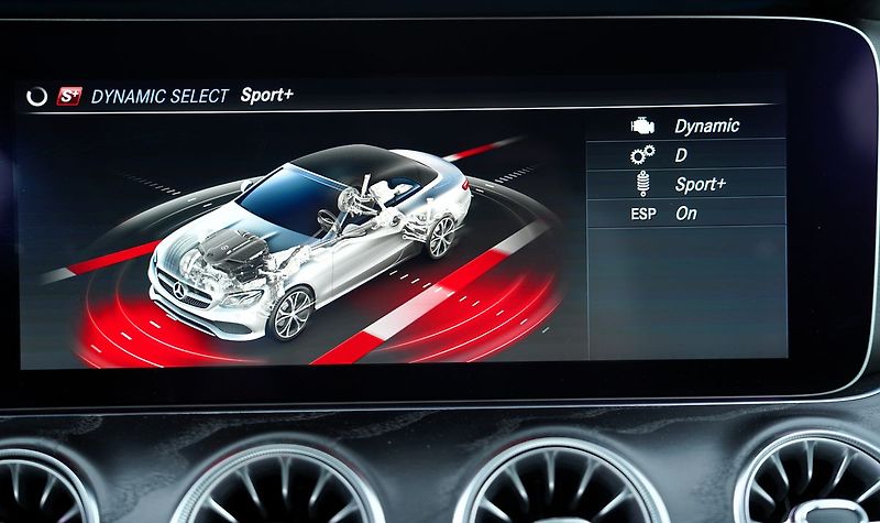 Mercedes-Benz Třídy E E 53 AMG 4Matic+/440PS - fotka 39 z 50