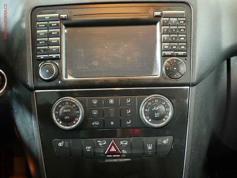 Mercedes-Benz Třídy M (2006) 3.0 CDI ML280 4Mat - fotka 13 z 21