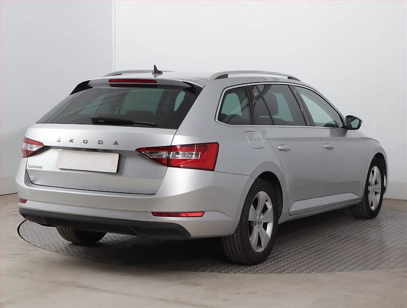 Škoda Superb (2022) 2.0 TDI - fotka 5 z 20