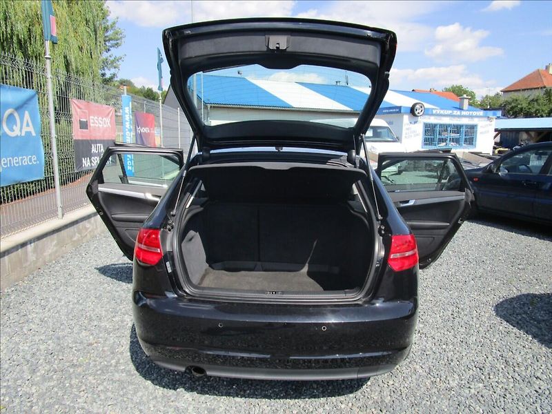 Audi A3 Sportback 1.6TDi  aut. klima, - fotka 30 z 37