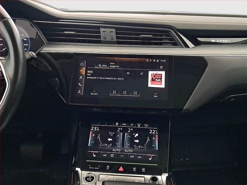 Audi e-tron (2021) S-Line 50 quattro - fotka 12 z 26