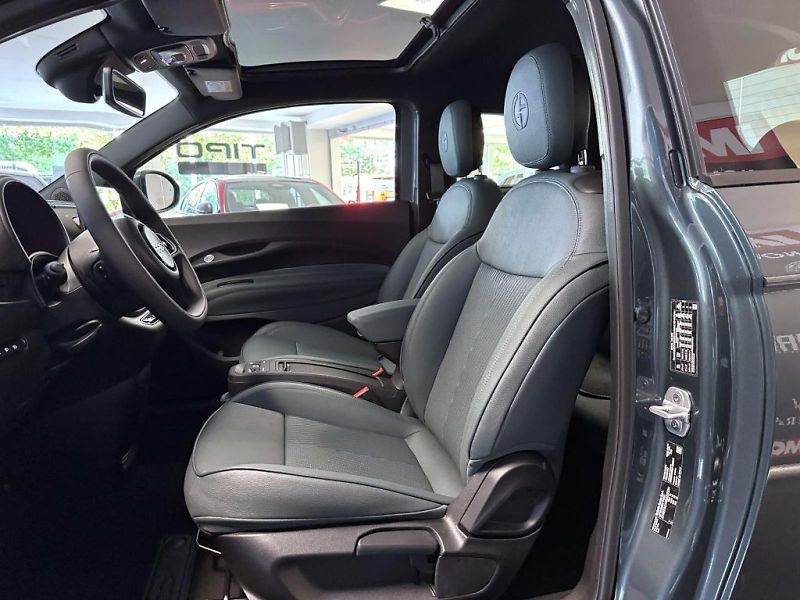 Fiat 500e (2026) BEV Giorgio Armani 320km 42 kW - fotka 10 z 22