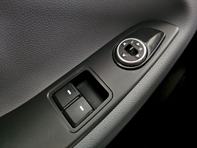Hyundai i20 (2015) 1.2I 55kW - fotka 17 z 20