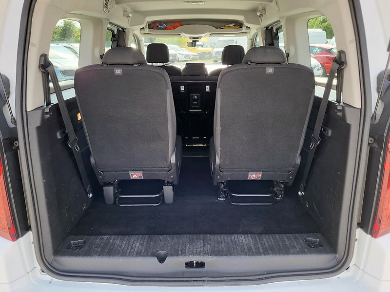 Opel Combo LIFE 1.5 CDTi 96kW L2 7-míst - fotka 38 z 45