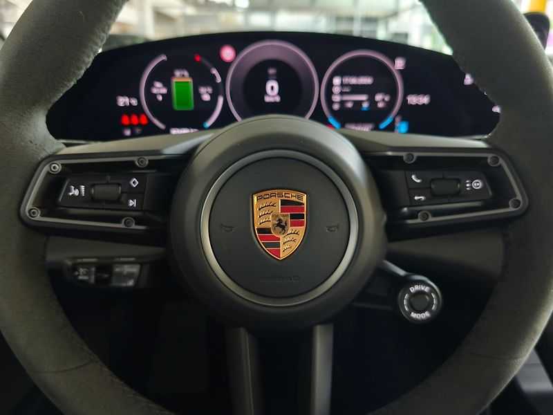 Porsche Taycan CT HD Matrix Pano - fotka 16 z 18