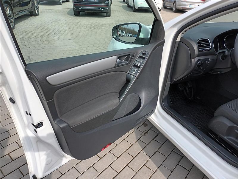 Volkswagen Golf 1,4 16V,59KW,TREND,KLIMA,ESP, - fotka 16 z 33