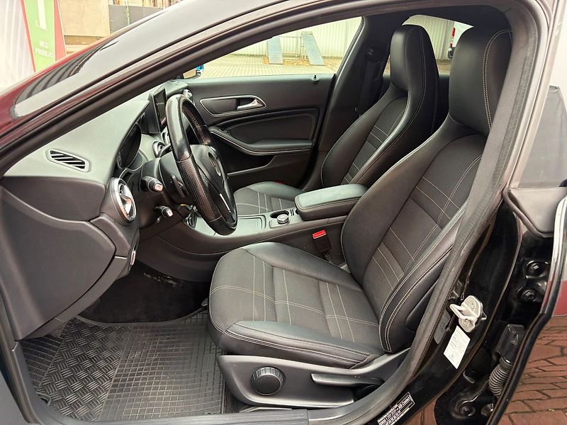 Mercedes-Benz CLA 180 7G, Sport, Navi - fotka 14 z 20
