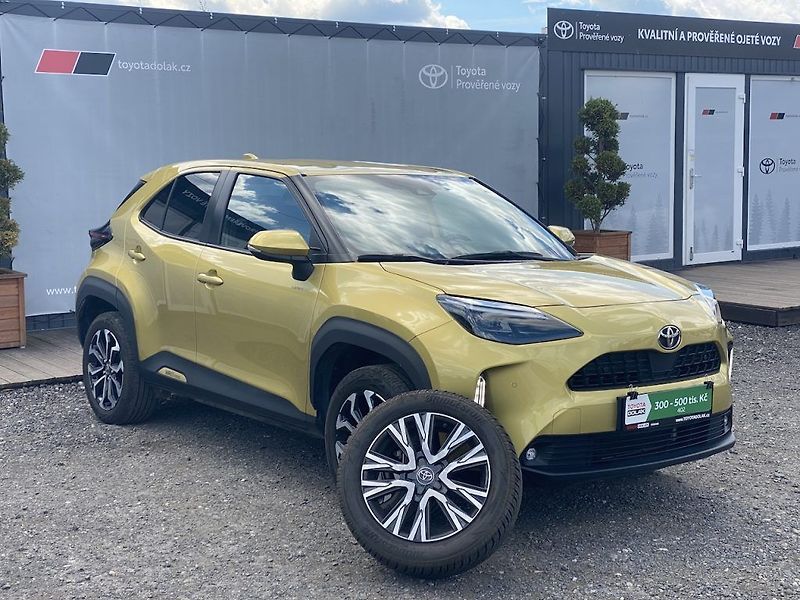 Toyota Yaris Cross 1.5i, ČR-1, StyleTech, automat - fotka 1 z 16