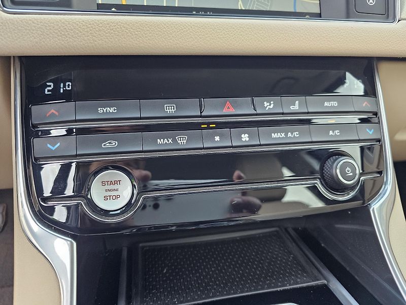 Jaguar XF (2019) 2.0 25D 177kW 2019,VÝHŘEV,KŮŽE - fotka 30 z 50